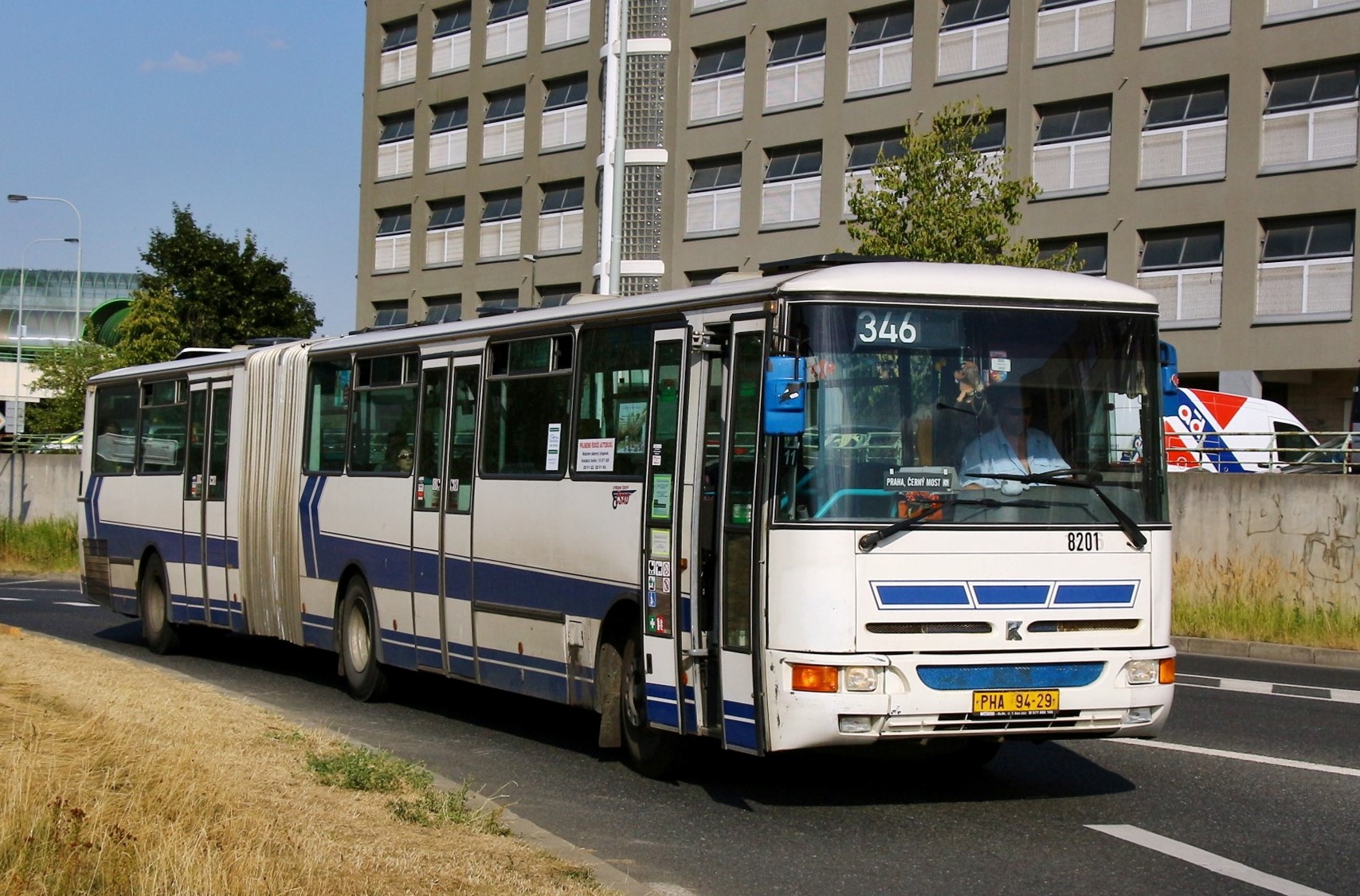 Linie turystyczne: W sobotę na linii nr 100 będzie kursował autobus Karosa C943 z Czech. Zaplanowano także nocny kurs historycznym tramwajem