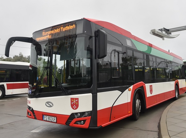fotografia przedstawia autobus przewoznika Zakladu Komunalnego Kleszczewo