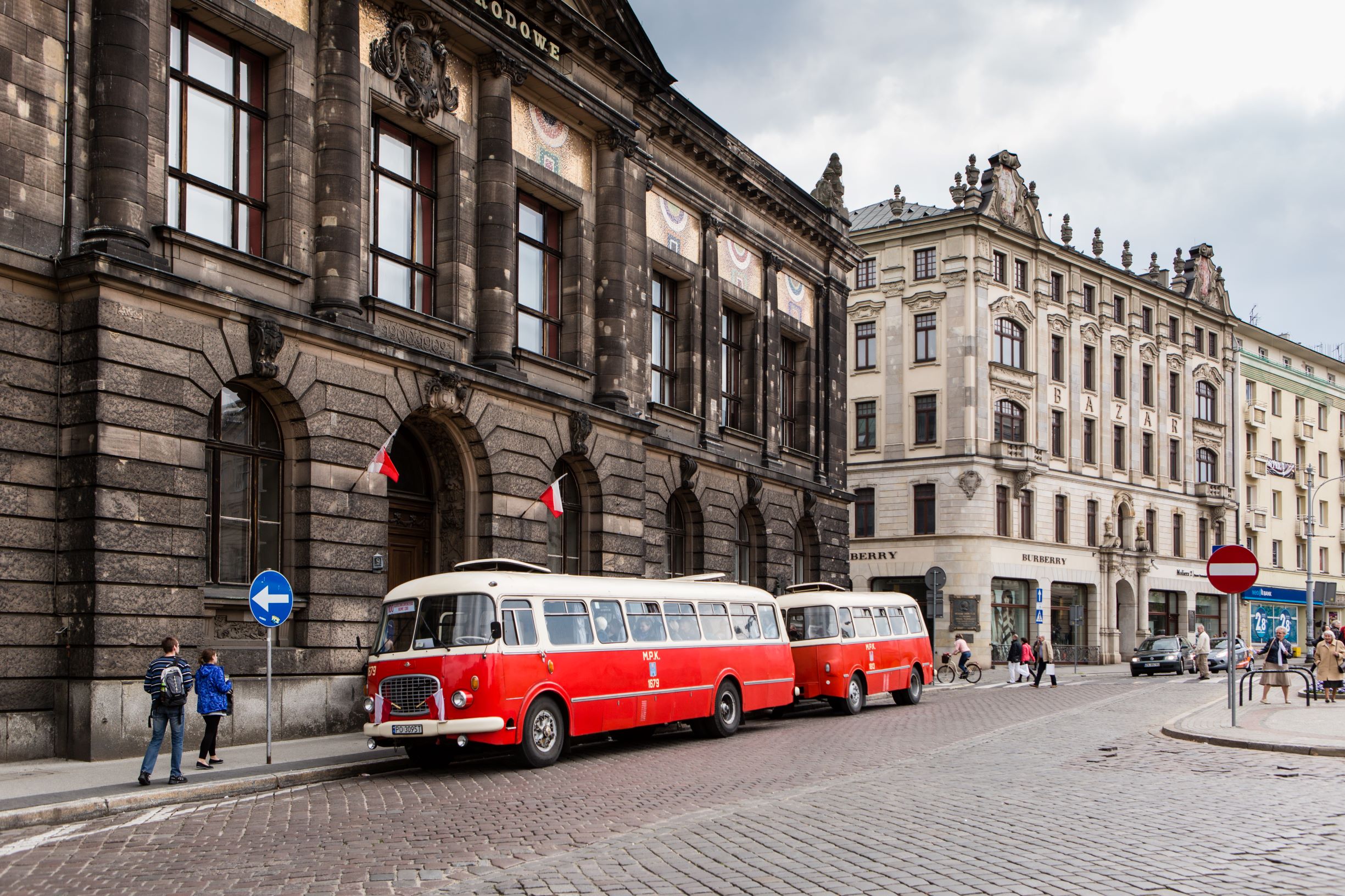 Autobusy linii turystycznej nr 102 wyjątkowo pojadą także w niedzielę (15 sierpnia) w Święto Wojska Polskiego