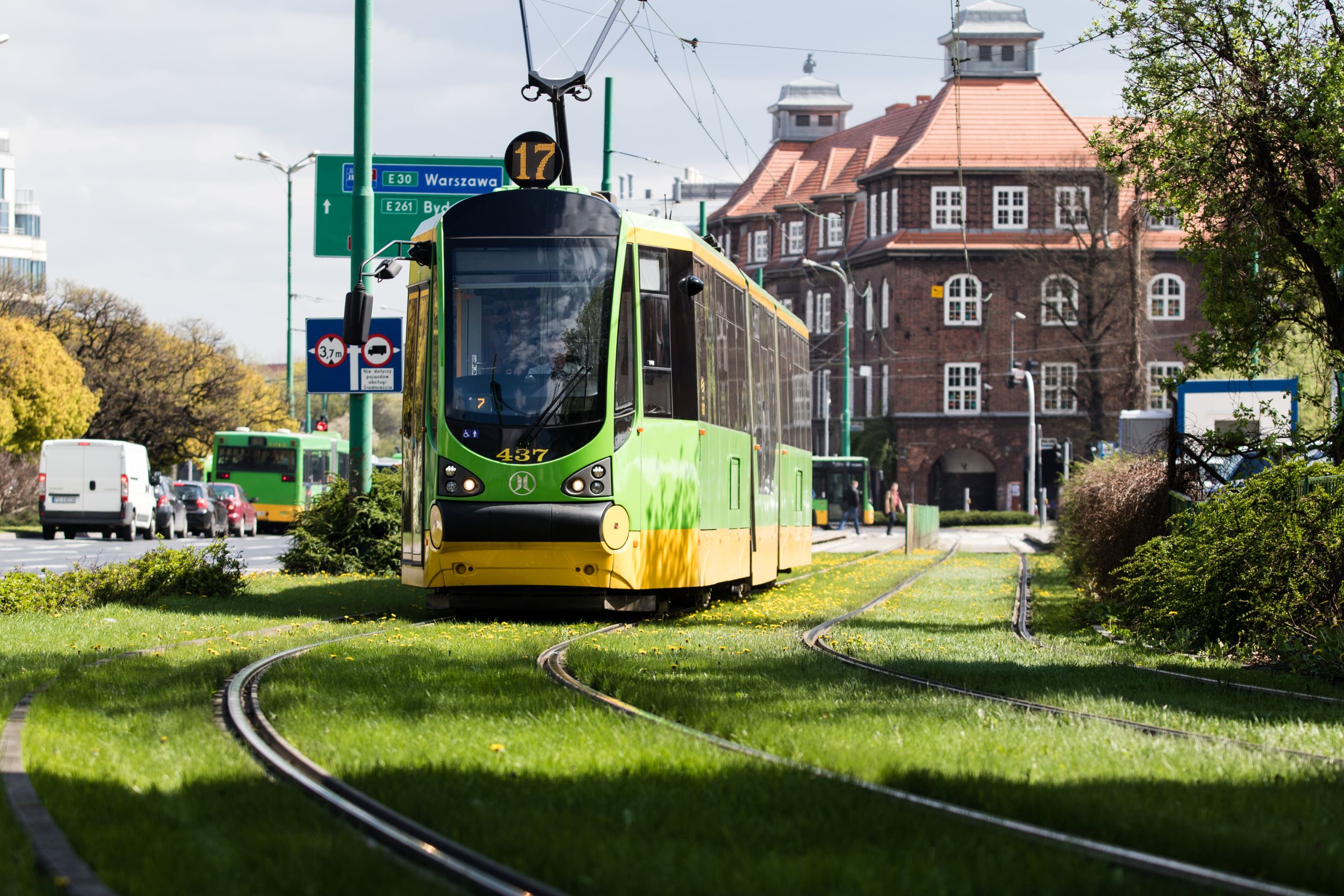 Od 1 września (środa) autobusy i tramwaje na liniach ZTM będą kursowały częściej -  wraca podstawowy rozkład jazdy