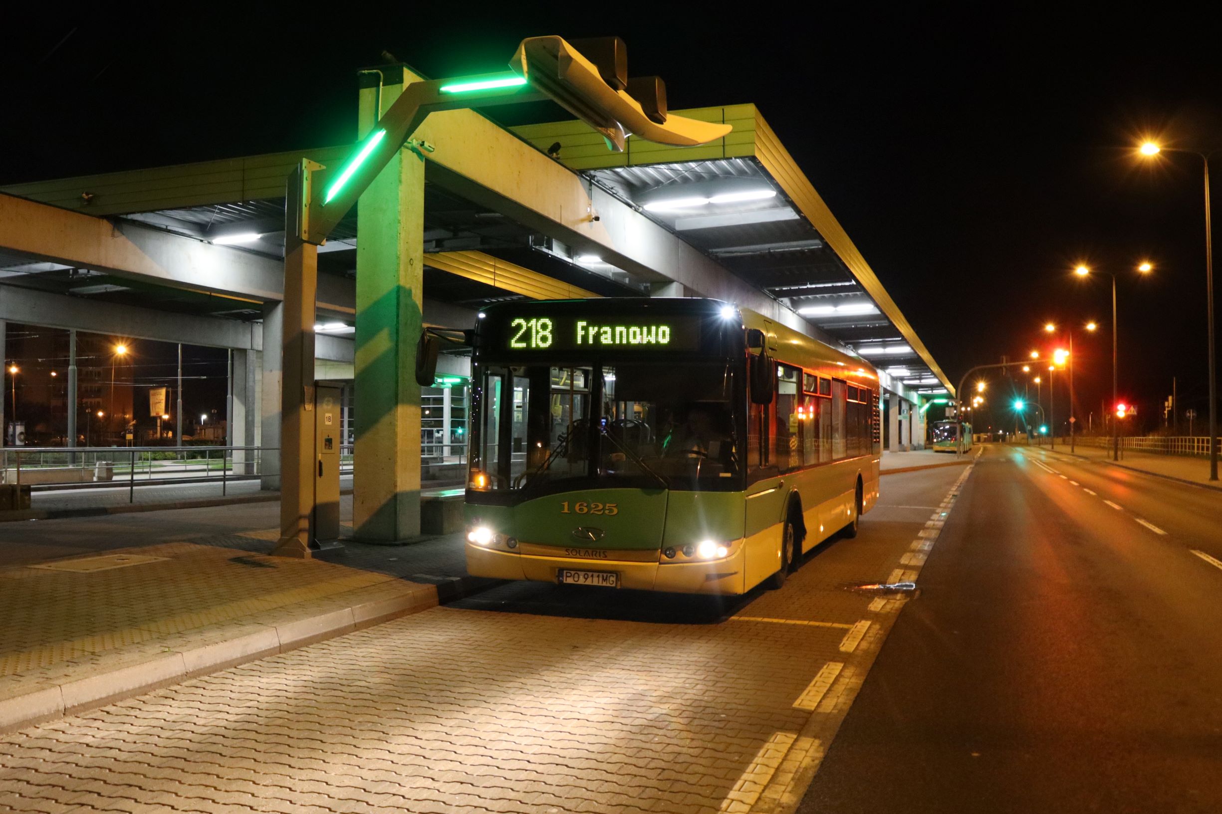 Budowa ładowarek dla autobusów elektrycznych na dworcu Os. Sobieskiego – od 4 do 8 sierpnia zmiany dla linii nr 169, 215 i 218 