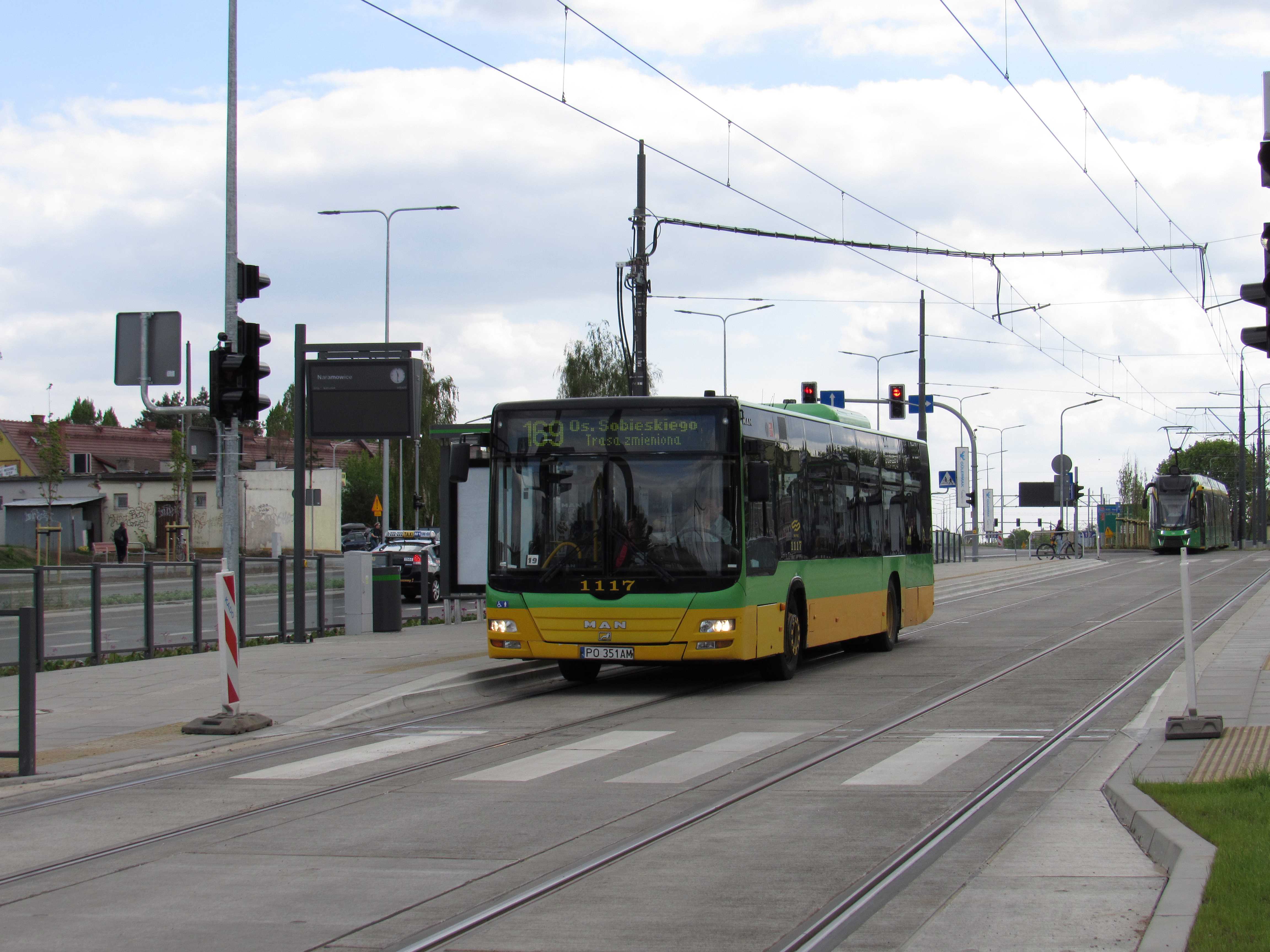 Autobusy linii nr 163 oraz 169 zatrzymają się na przystanku Rondo Kaponiera (od 1 kwietnia)