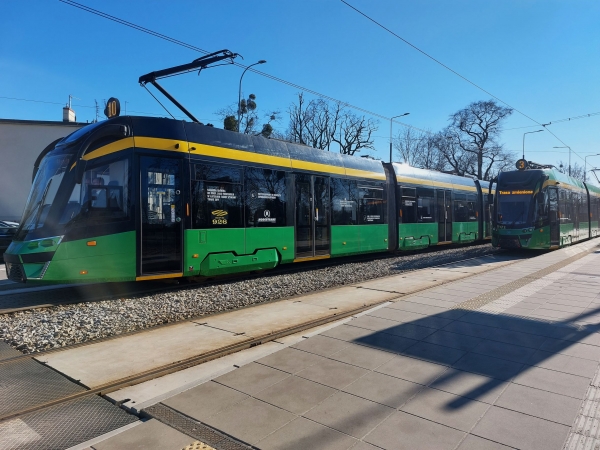 tramwaj linii nr 3 i 10 Naramowice