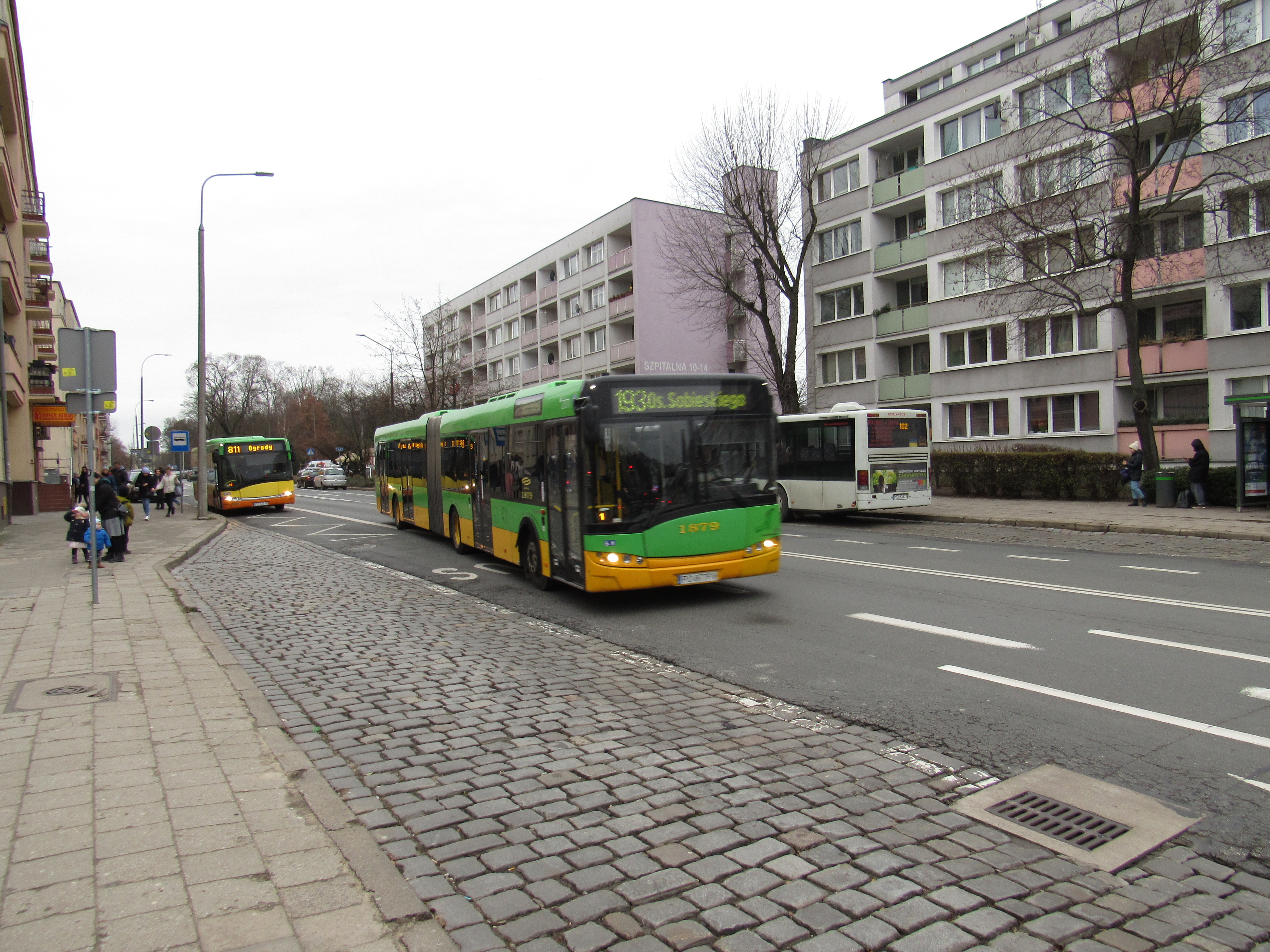 2 kwietnia - niedziela handlowa – skorzystaj z komunikacji zbiorowej 